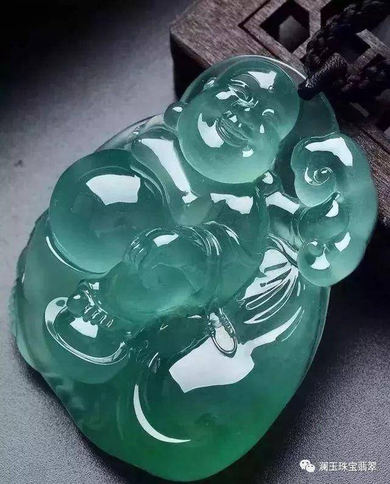 翡翠保养：让你的绿宝石焕发新光彩