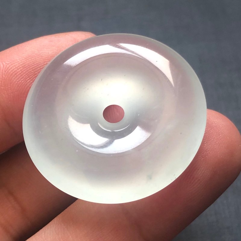 翡翠冰种：如何辨别真假与品质优劣